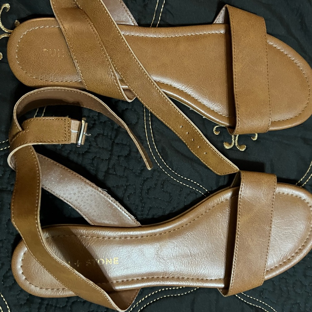 Women sandals